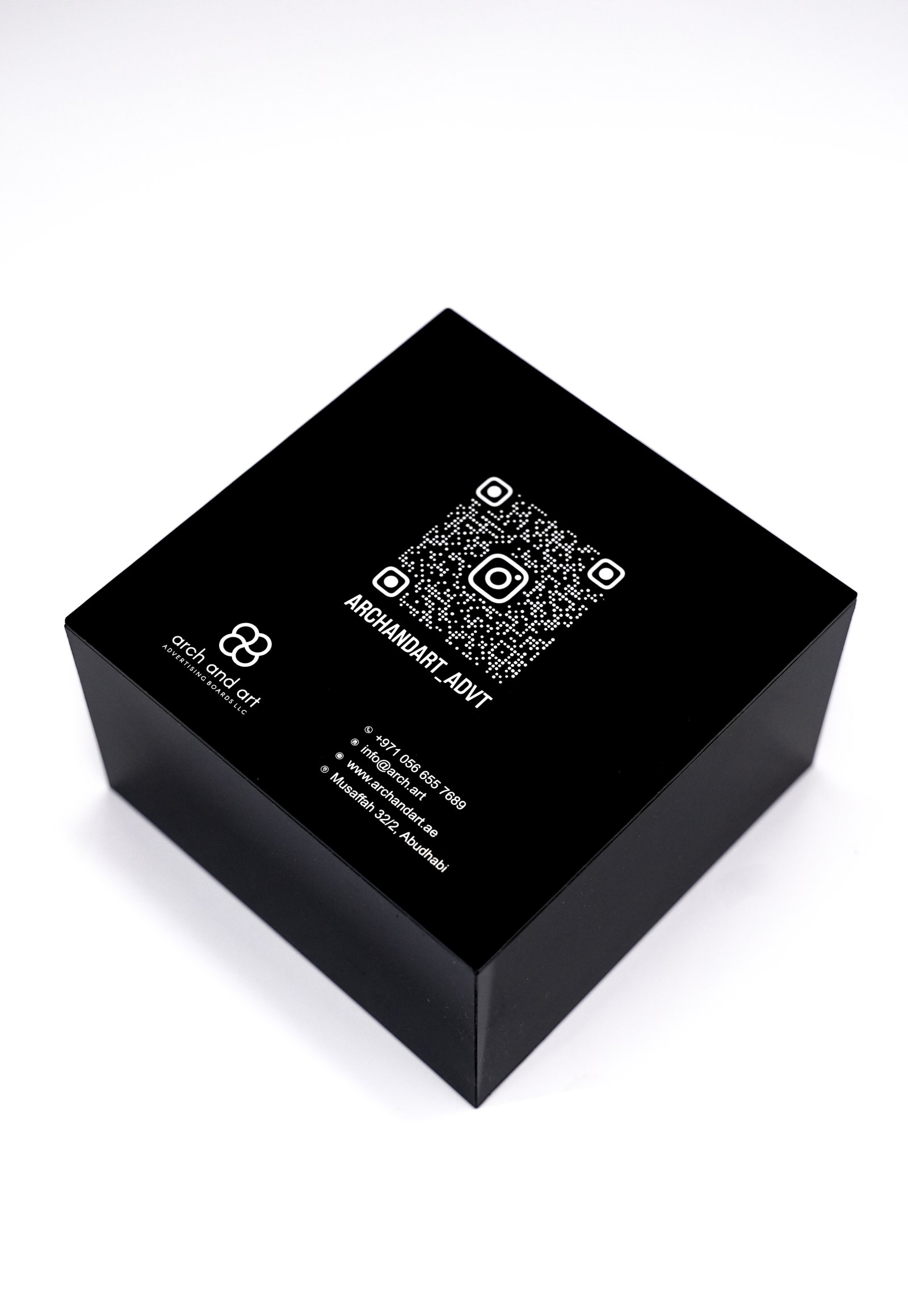 custom-acrylic-box-abudhabi